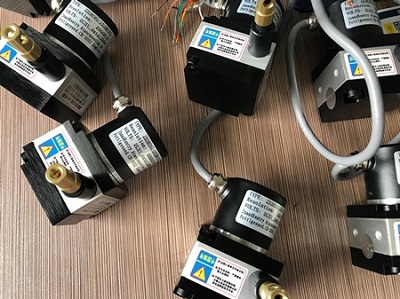 JL80MAϵ���������xλ�Ƃ������Ĺ��ܼ�����̖ݔ����ʽ